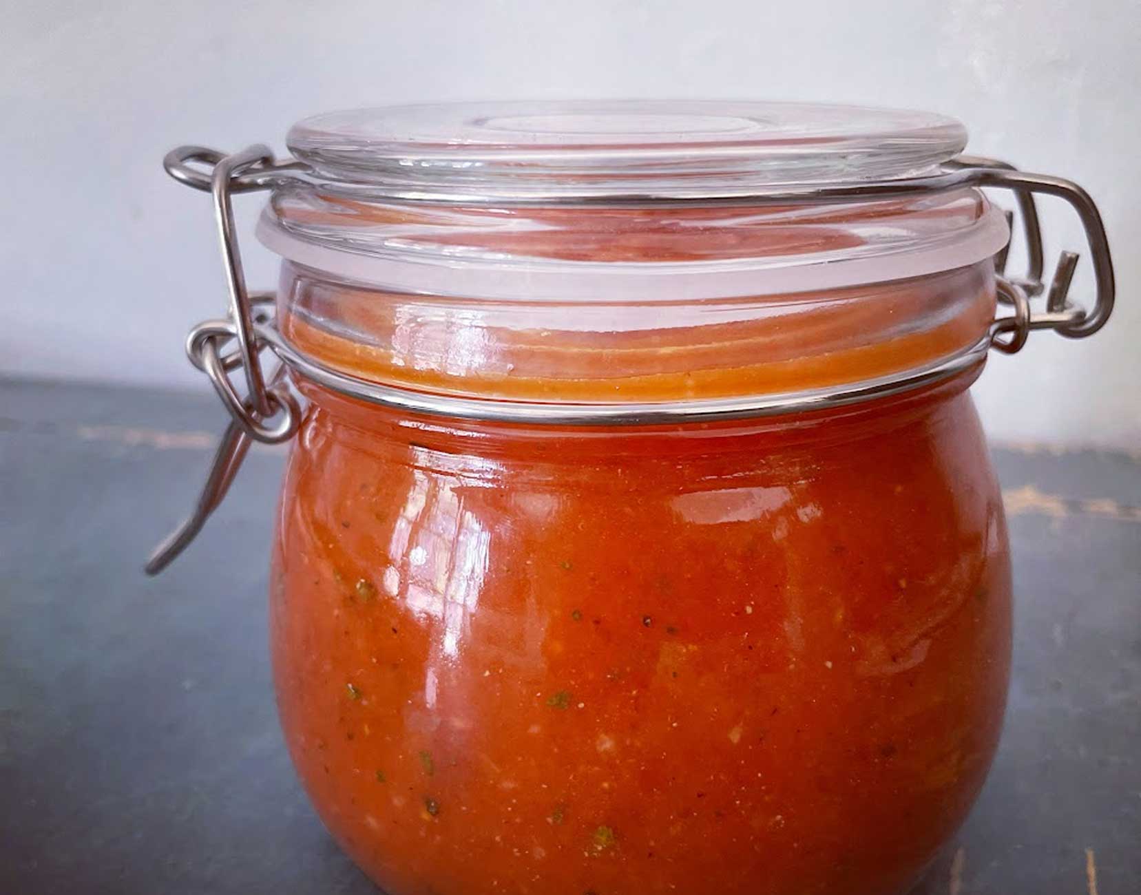 My daughter's favorite homemade pizza sauce - Elyssa McGregor