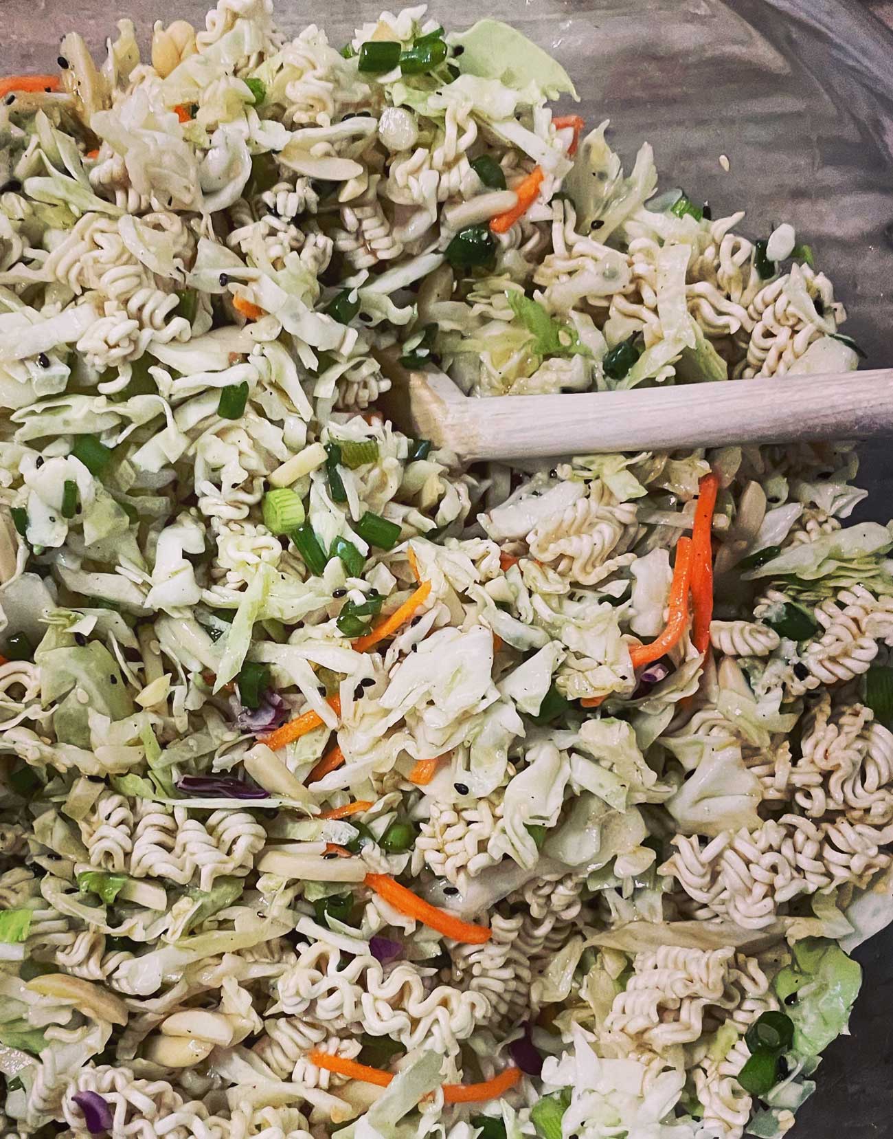 Deliciously Nutty Top Ramen Salad: A Crunchy Twist on a Classic!